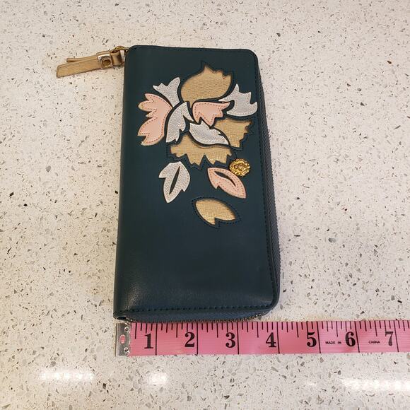 Womens Anne Klein Silver and Gold Floral Print Wallet HTF - Picture 13 of 15